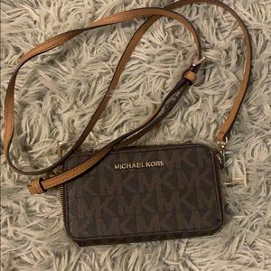Michael Kors side purse